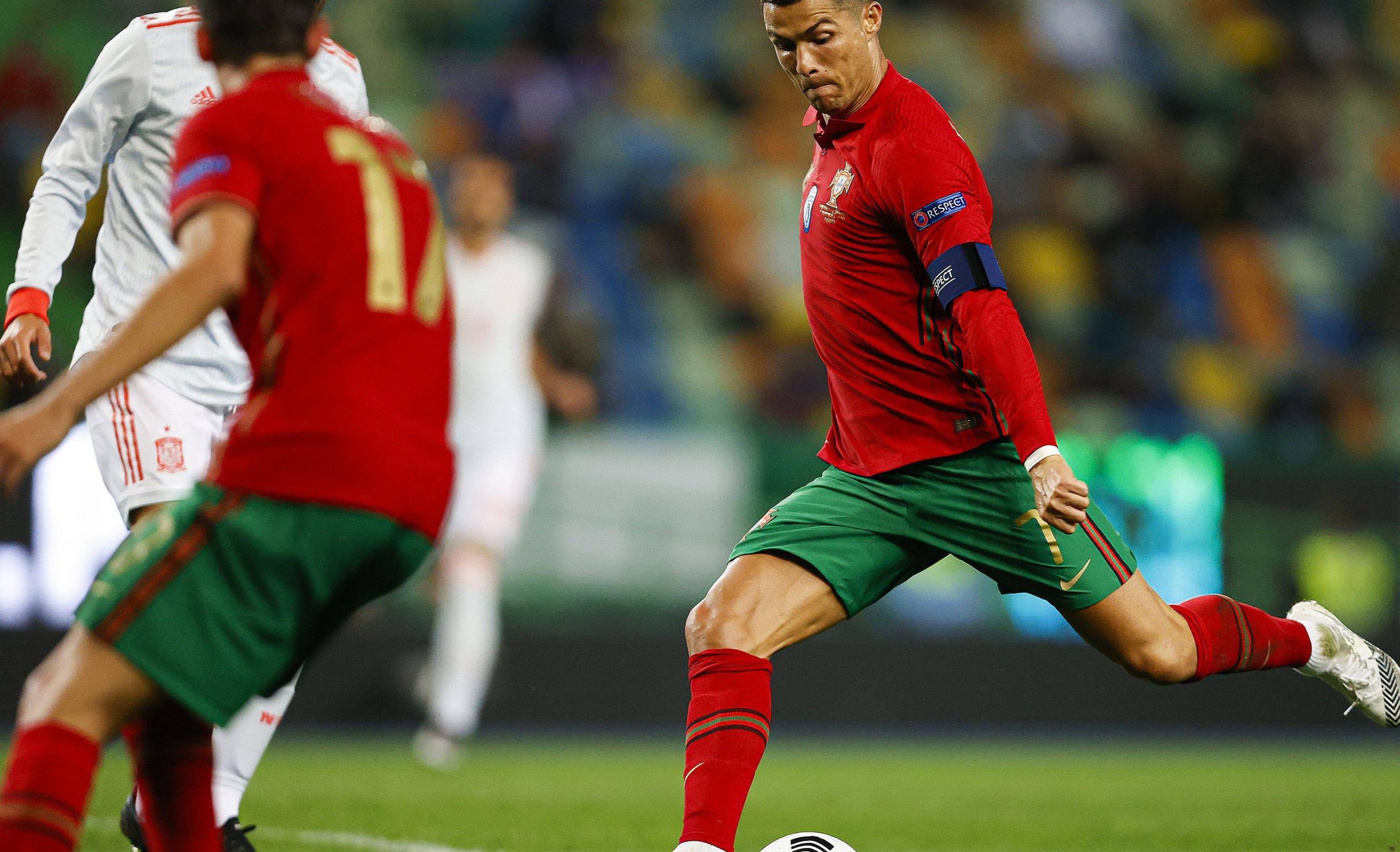 葡萄牙荣耀：2020年欧洲杯的璀璨之旅