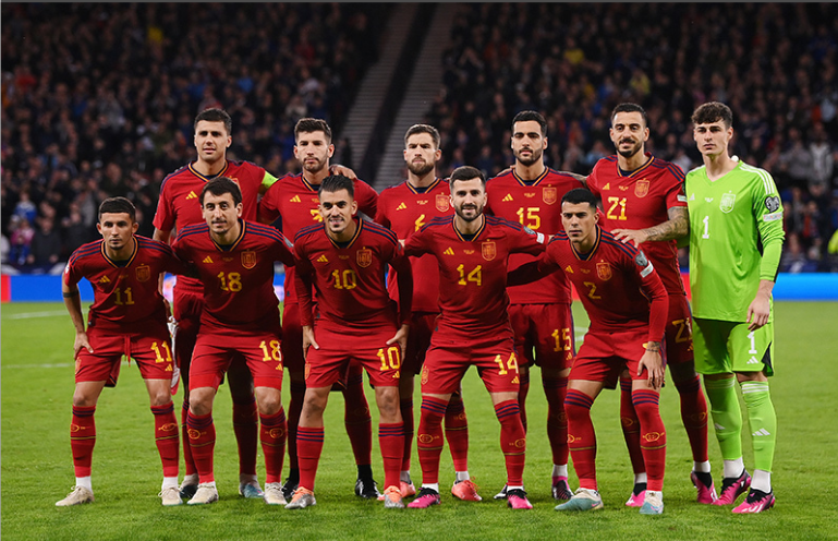 西班牙荣耀：欧洲杯赛场上的传奇之师