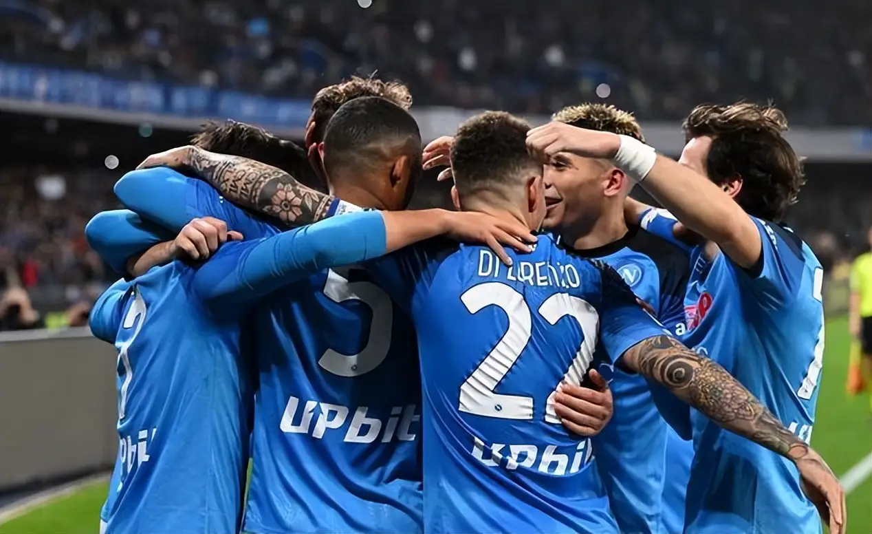 欧冠赛场:那不勒斯的挣扎与困境